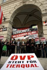 Tierschutz: 40 konservative BürgerInnen blockierten heute ÖVP-Zentrale in Wien