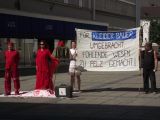 Innsbruck: mit Straßentheater gegen Tierpelzhandel und Repression