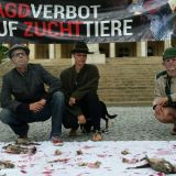 Tierschutzaktion: tote Fasane vor dem Landhaus in Eisenstadt klagen an