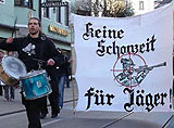 Demo gegen Kleider Bauer & die Jagd