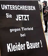 Oberösterreich aktiv - in drei Städten zeitgleich gegen Pelz demonstriert