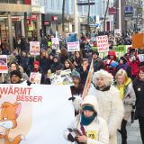 350 TeilnehmerInnen auf lautem Demoumzug gegen Pelz in Wien