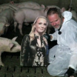 Norbert Hofer und Philippa Strache (FPÖ) mit Martin Balluch in Schweinefabrik?