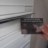 20.000 Postkarten verteilt, die den Umgang der FPÖ mit Tierschutz kritisieren