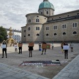 Salzburg: VGT-Demo mit Corona-Sicherheitsmaßnahmen gegen Fiaker am Residenzplatz