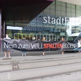 Spontandemo in Graz gegen Vollspaltenboden: Ministerin Köstinger auf Pressekonferenz