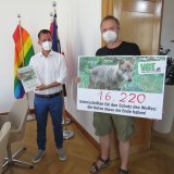 VGT übergibt Tierschutzminister Mückstein Petition mit 16.220 Stimmen für den Wolf