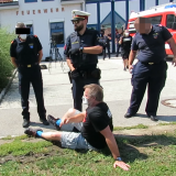 VGT konfrontiert Ministerin Köstinger bei öffentlichem Fototermin in Paudorf, NÖ
