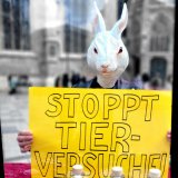 VGT Aktion: Keine Tierversuche für Kosmetik! 
