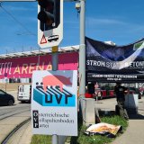 Schweineleid säumt Zufahrt: VGT-Protest beim Landesparteitag der ÖVP Wien