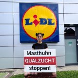 VGT Demos fordern Ende der Masthuhn-Qualzucht