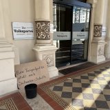 Vollspaltenboden Schweine-Gülle bei ÖVP-Zentrale abgeliefert