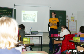Klassenzimmer mit Tierschutzlehrerin Elisabeth Sablik