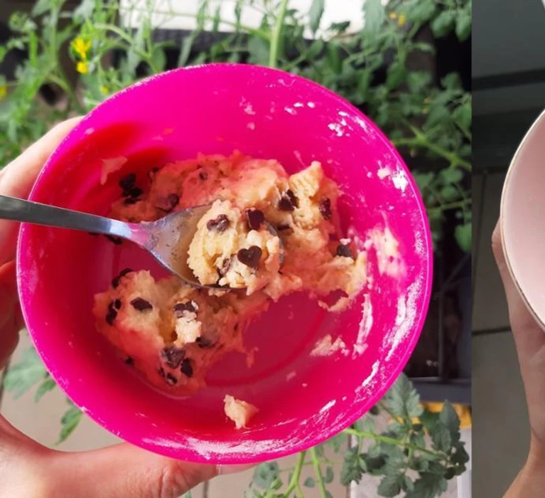 Links mit kleinen Schokoherzen im Teig, rechts nur 